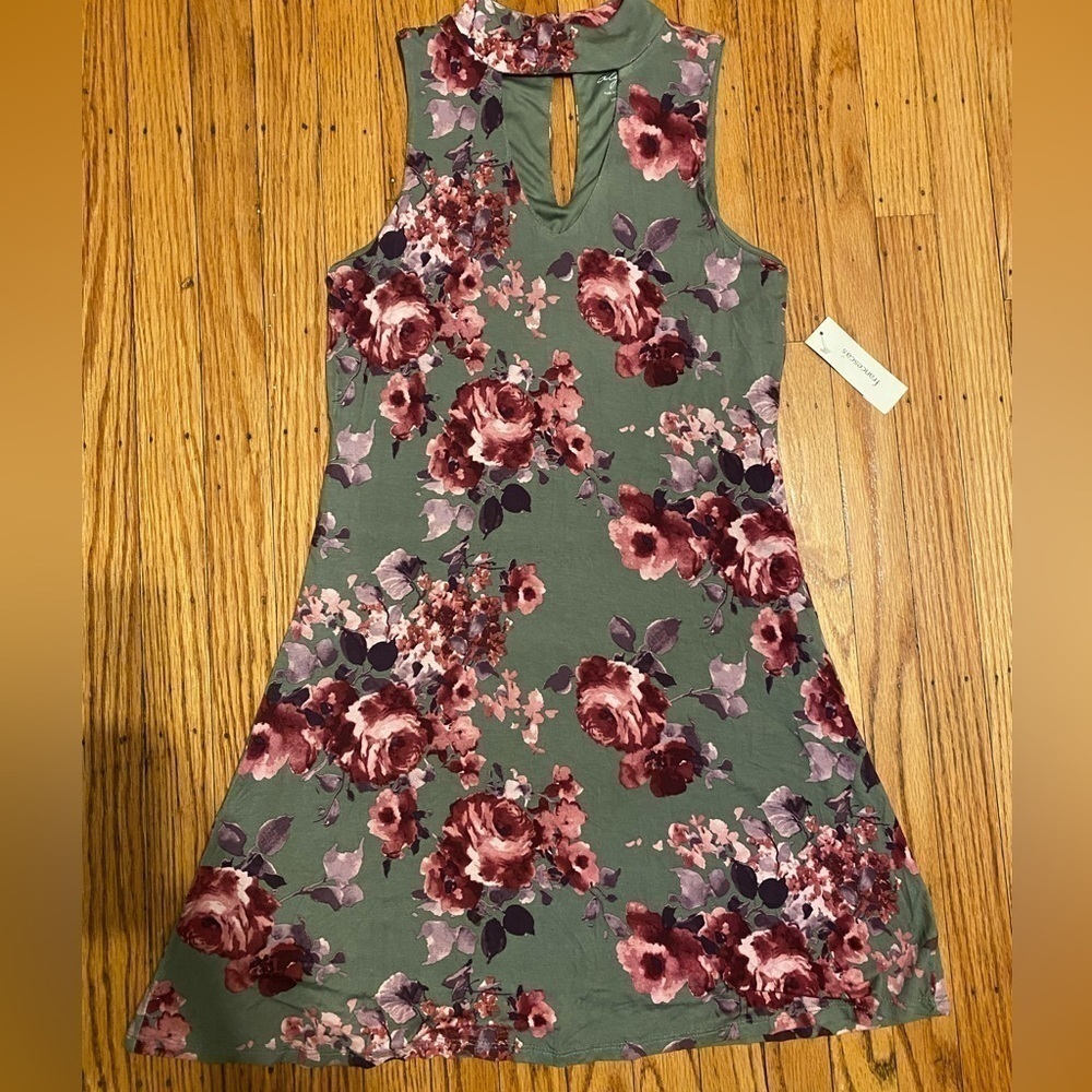 Alya green floral dress size small nwt